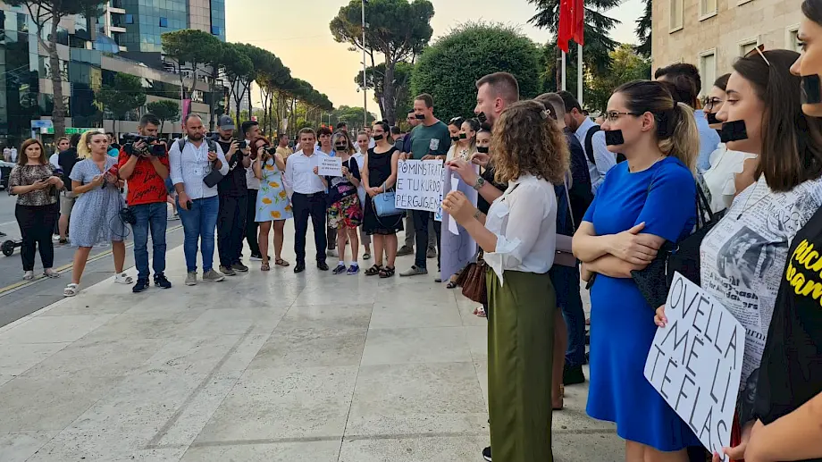 Protest novinara u Tirani, Albanija. Foto: BIRN/Fjori Sinoruka