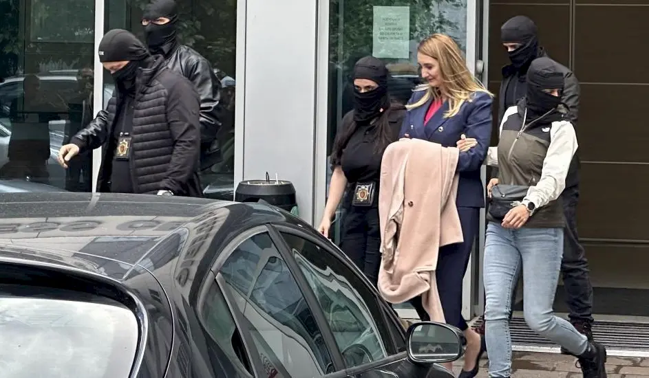 Hapšenje direktorke Agencije za sprečavanje korupcije Jelene Perović. Foto: BIRN/Jovana Damjanović