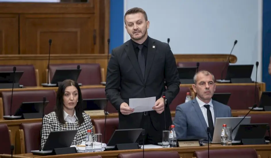 Ministar javne uprave Maraš Dukaj u crnogorskom parlamentu. Foto: Skupština Crne Gore