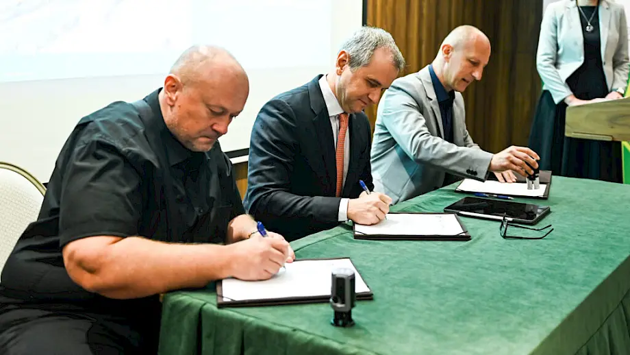 Vlasnik firme „Sistem MNE“ Ljubiša Bošković (D). Foto: Vlada Crne Gore