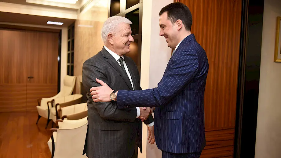 Bivši premijer Duško Marković (L) i gradonačelnik Podgorice Ivan Vuković (D). Foto: Vlada Crne Gore