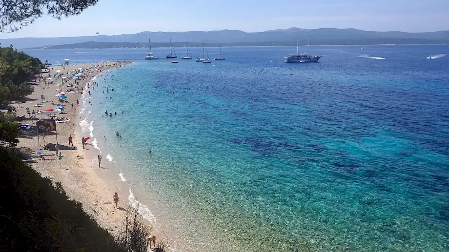 Plaža Zlatni rat u Bolu, Hrvatska. Foto: Pixabay
