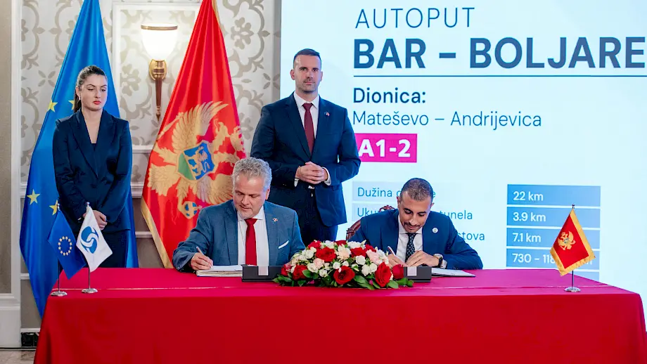Potpisivanje ugovora o finansiranju druge dionice auto puta Bar-Boljare. Foto; Vlada Crne Gore