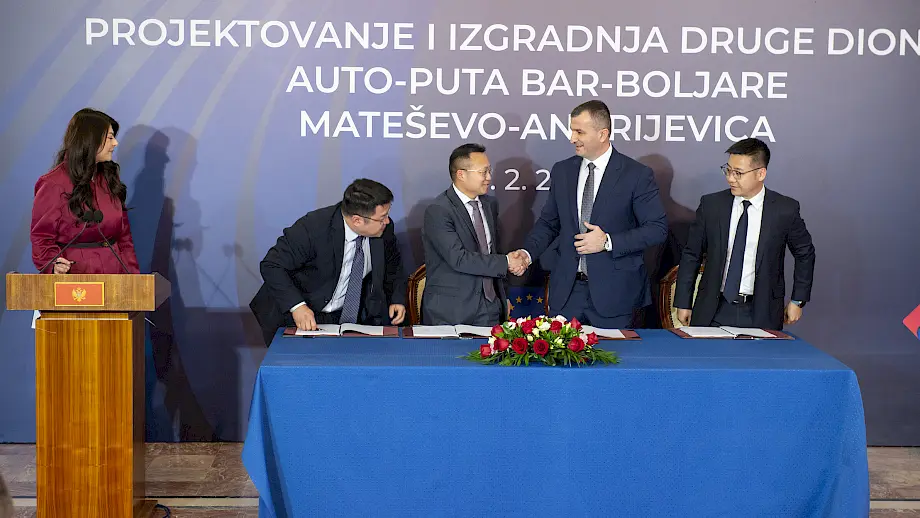 Potpisivanje ugovora o izgradnji druge dionice autoputa. Foto: Vlada Crne Gore