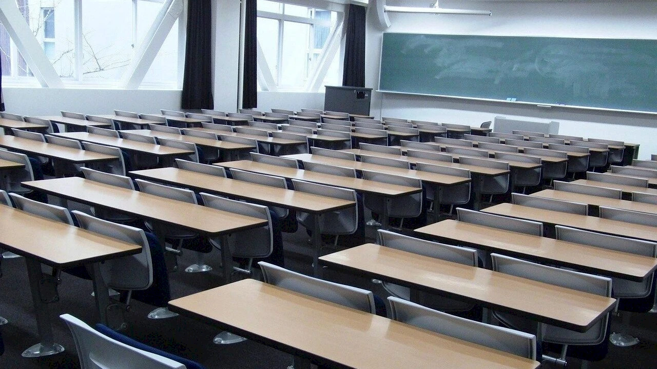 Kriptovalute van učionica, mladi uče na internetu