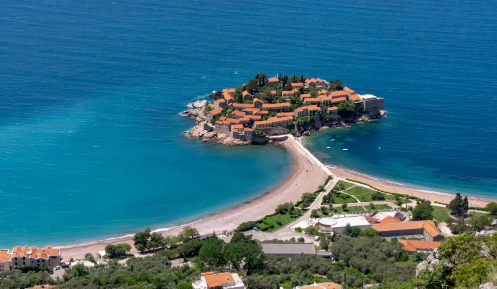 Pogled na Sveti Stefan. Foto: BIRN/Samir Kajošević